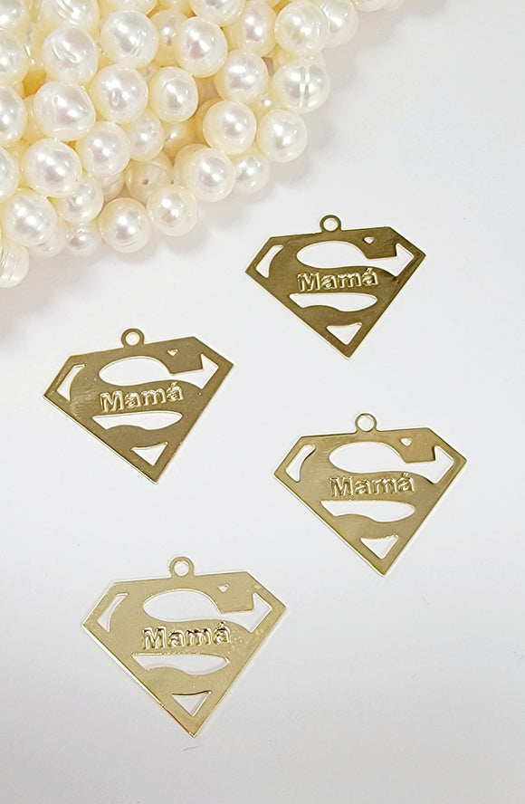 Super Mamá Pendants