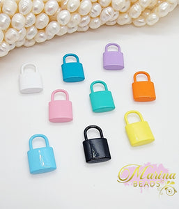 Spray painted alloy pendant padlock